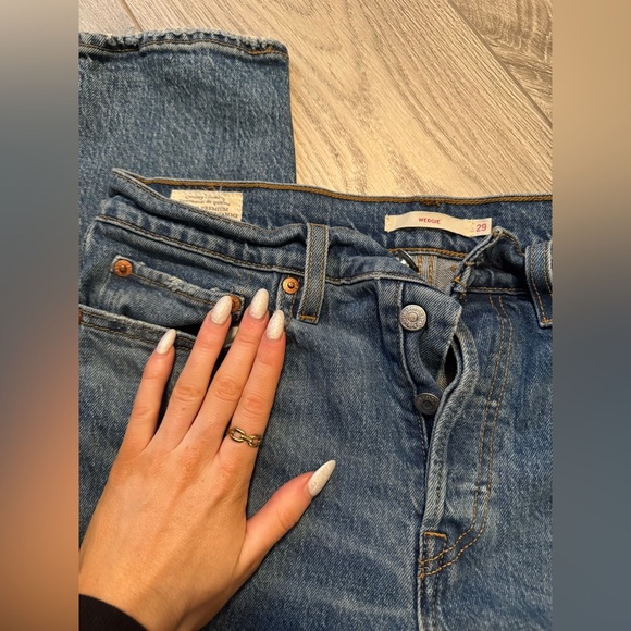 Levi’s Wedgie jeans- size 29”W - Picture 4 of 7
